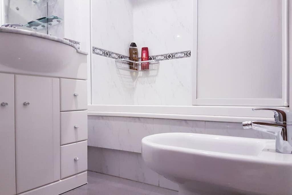 Apartamento Completo Con Parking Privado Y Wifi En San Roque 비고 외부 사진